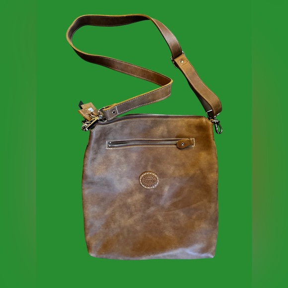 NWT Roots bag Canadian villager tribe - Picture 2 of 8